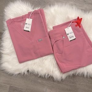 Figs Chalk Pink Scrub Set